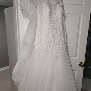 Size 14 ivory wedding gown